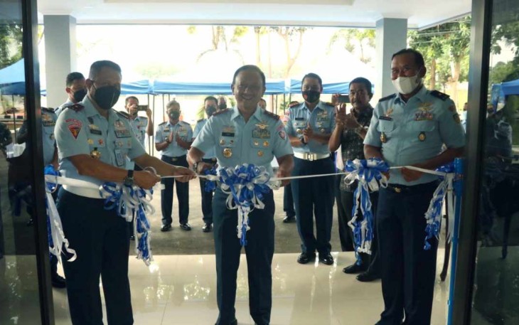 Pangkoopsud I saat gunting pita resmikan gedung Markas Pom Koopsud I