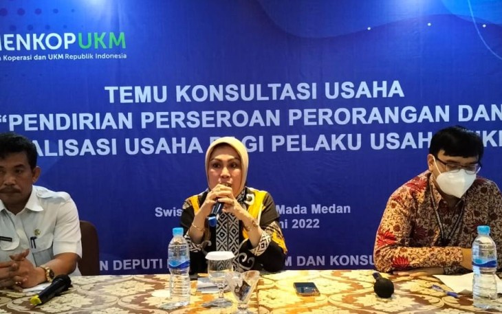 Eviyanti Nasution saat acara temu konsultasi usaha di kota Medan