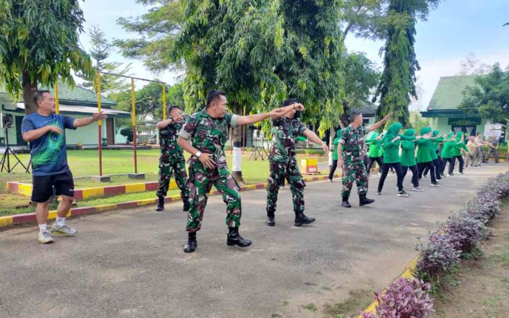 Olahraga bersama personel Kodim 0801/Pacitan