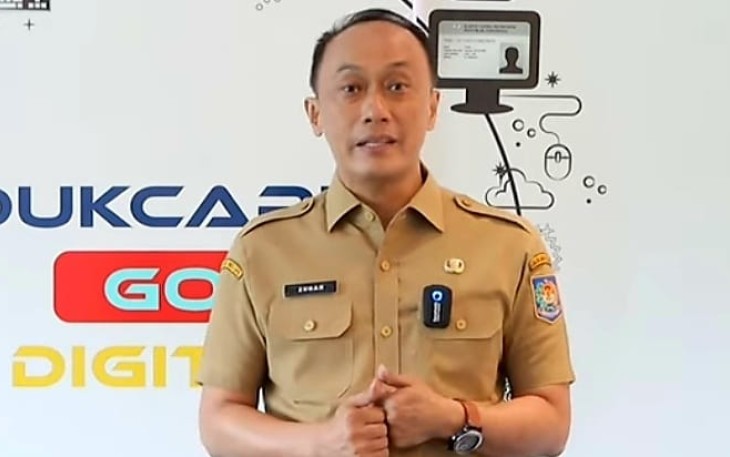 Dirjen Zudan saat menyampaikan keterangan pers Jangan Ikuti Video Bukan Channel Resmi Dukcapil