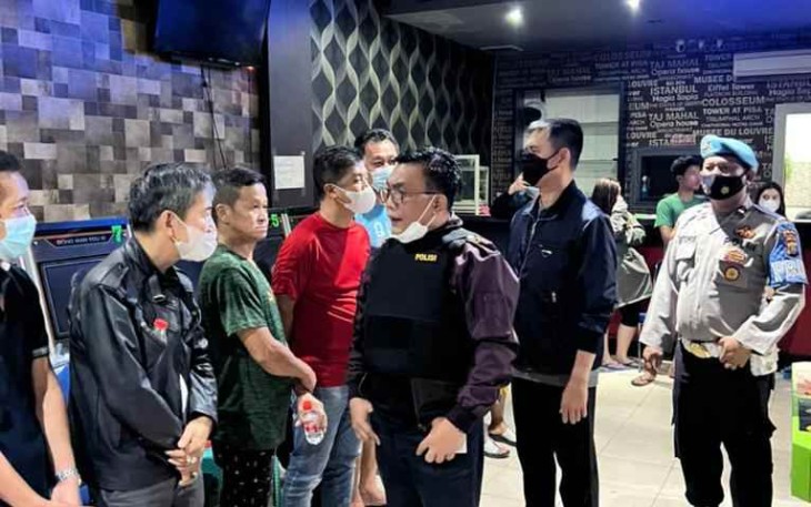 Kapolda saat penggrebekan lokasi judi di Asia Mega Mas Medan
