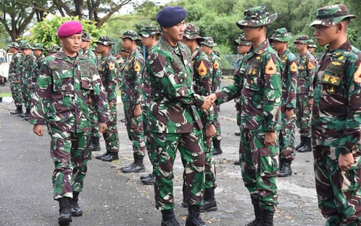 Danmen AAL saat menyambut Taruna AAL kembali dari Latsitarda Nusantara XLII 