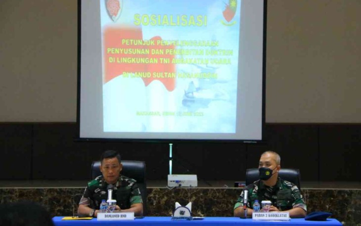 Danlanud Sultan Hasanuddin saat membuka sosialisasi Jukgar Penyusunan dan Penerbitan Doktrin TNI AU  