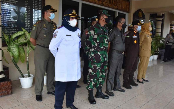 Kasdim saat menghadiri apel operasi patuh semeru