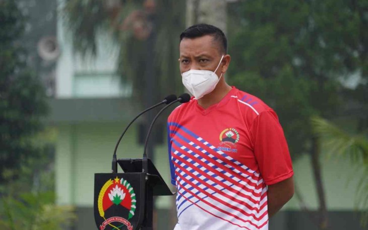 Danrem saat memberikan arahan dalam apel olahraga bersama Korem 071/Wijayakusuma 