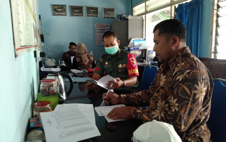 Koptu Suprianto verifikasi data warga penerima RTLH