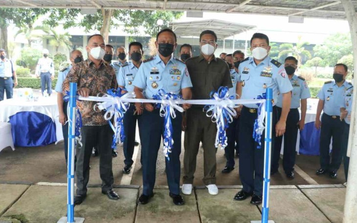 Pangkoopsud I gunting pita peresmian renovasi Tribun dan Lintasan Lari Lapangan Galaxy Makoopsud I
