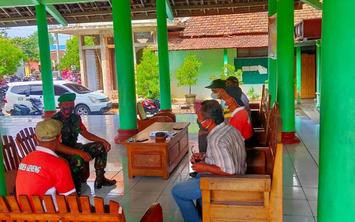 Serka Dwi terapkan prokes saat komsos bersama warga binaan