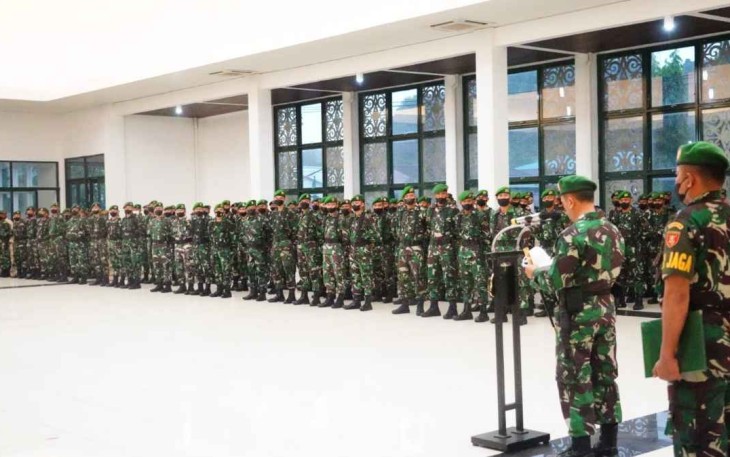 Danrem saat pimpin apel pagi di Makorem 091/ASN