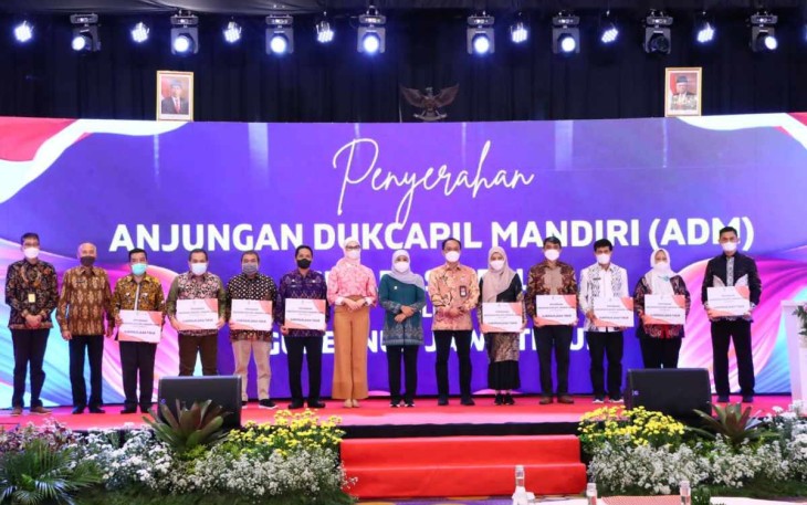 Seremoni penyerahan mesin ADM untuk seluruh wilayah provinsi Jatim