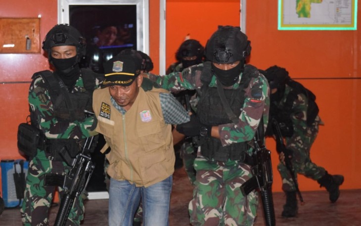 Simulasi Pasukan Penanggulangan Teror Yonif Raider 100/PS
