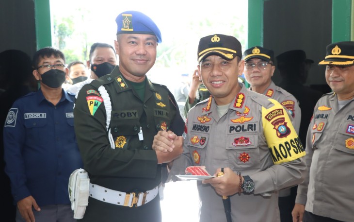 Kapolresta Barelang dan Jajaran saat Beri Kejutan