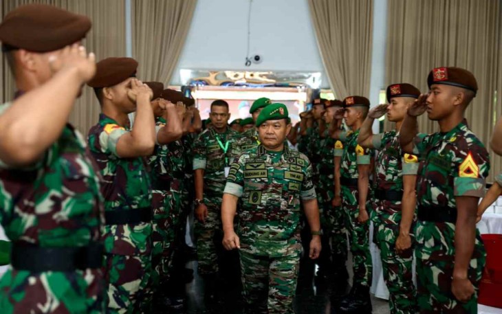 Kasad saat membuka AKS TNI AD di Akademi Militer Magelang