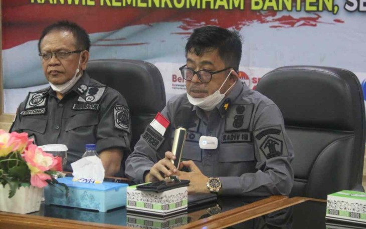 Kadiv Keimigrasian Ujo Sujoto saat memaparkan operasi gabungan pengawasan orang asing