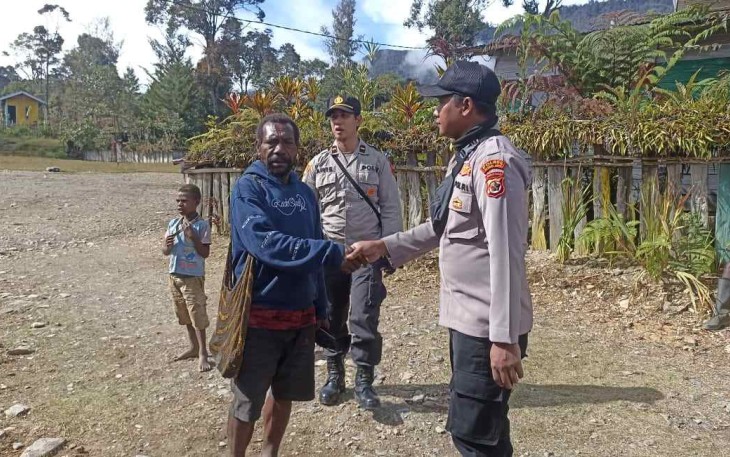 Bersama tokoh masyarakat distrik Sugapa ciptakan situasi Kamtibmas yang kondusif 