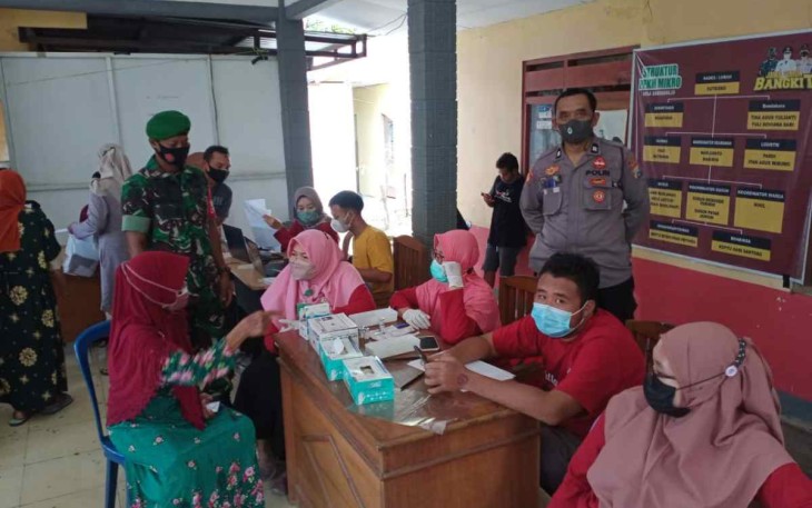 Dampingi warga binaan menerima BLT DD