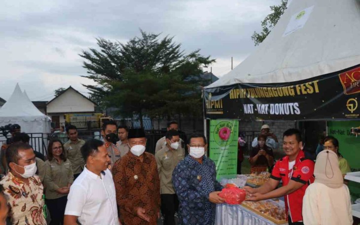 Bupati Tulungagung saat kunjungi stand di HIPMI Tulungagung Fest 2022