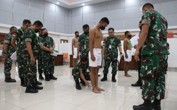 Sidang parade calon taruna Akmil di Kodam XII