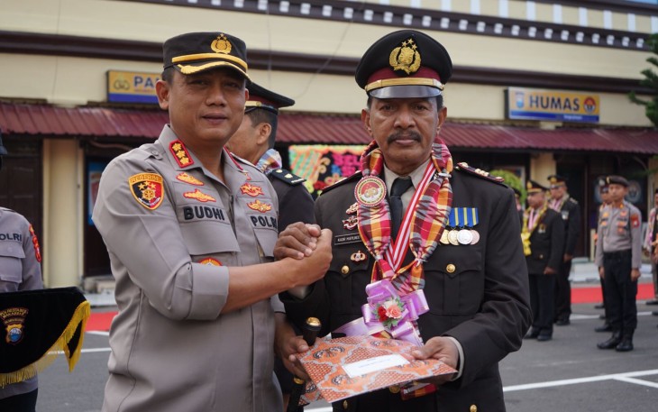 Pelepasan purna bhakti anggota Polrestabes Makassar