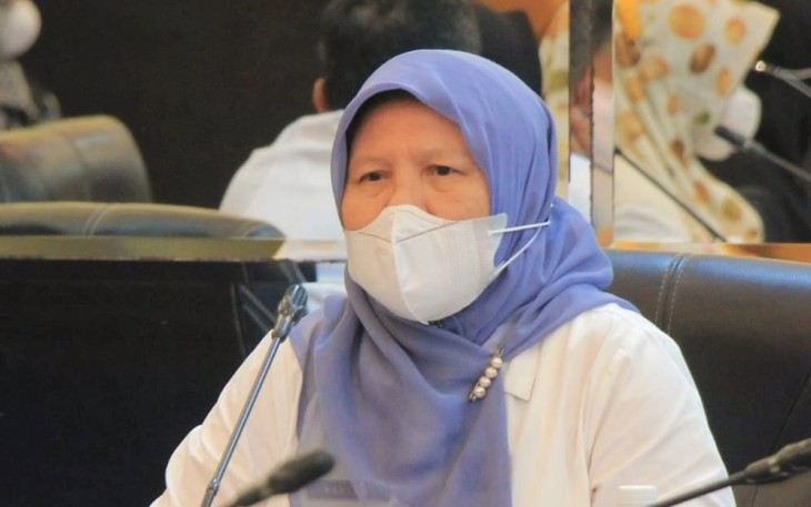 Plh Sekda Bintan Kartini saat mengikuti Rapat Koordinasi Pembinaan dan Pengembangan Kabupaten/Kota Tanggap Ancaman Narkoba di Provinsi Kepulauan Riau di Ballroom Hotel Nagoya Hill Kota Batam, Rabu (07/07/2022).