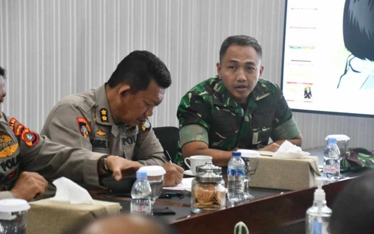 Kasi Ops Korem 142/Tatag saat rakor pembentukan Satgas PMK di kantor gubernur Sulbar