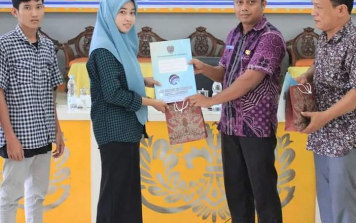 Peserta Pelatihan Teknisi Jaringan saat Terima Sertifikat Dari Diskominfo Labuhanbatu 