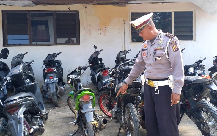 Razia Belasan Knalpot Brong 