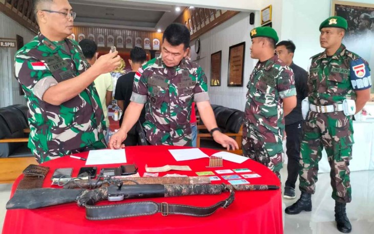 Satgas Yonif 410/Alugoro berhasil amankan senjata rakitan dan munisi