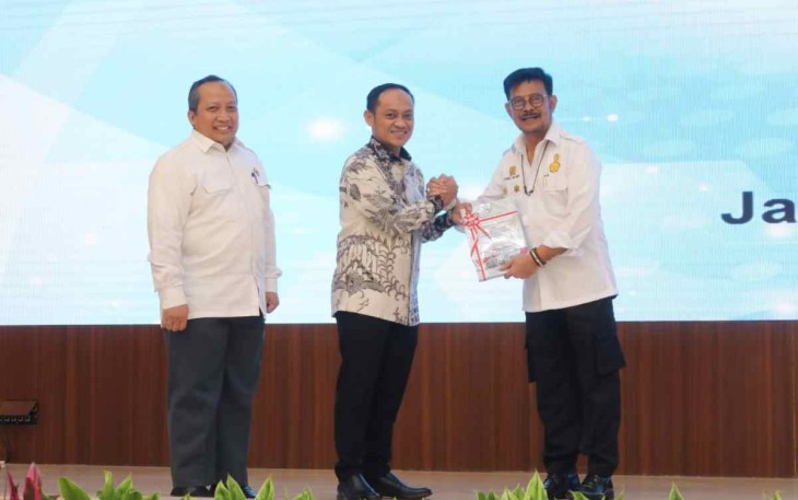 Mentan RI saat menerima laporan hasil BPK RI 