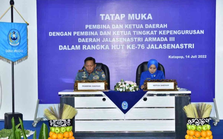 Pangkoarmada III saat tatap muka bersama jajaran Jalasenastri Koarmada III di Sorong 