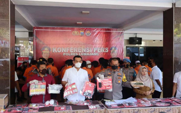 Kapolres Lumajang saat konferensi pers Narkoba
