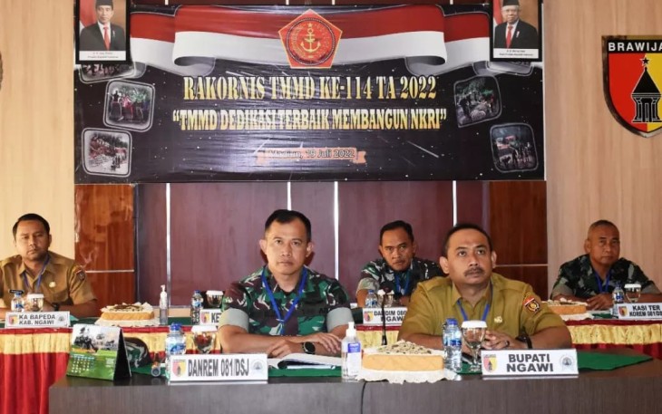 Danrem 081/DSJ saat mengikuti rakornis secara virtual