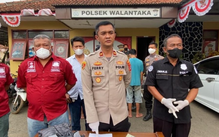 Kapolsek Walantaka saat memberikan keterangan pers pencurian motor 