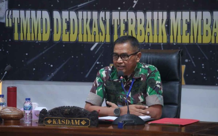 Kasdam IX Udayana saat mengikuti Rakornis TMMD Ke-114 secara virtual 