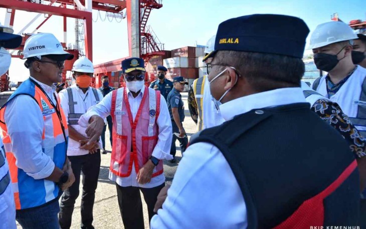 Menhub saat tinjau pelabuhan Tenau di Kupang