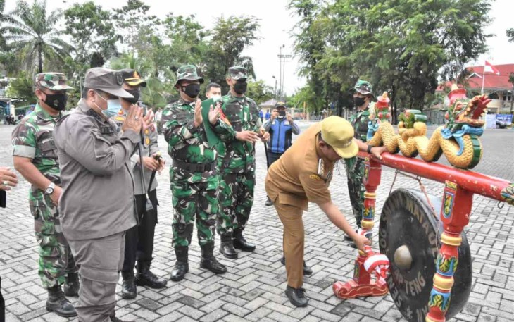 Walikota Sibolga saat meresmikan TMMD Ke-114 Kodim 0211/TT