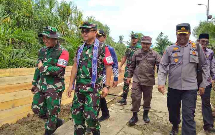 Kunnjungan Danrem 121/Abw di perbatasan