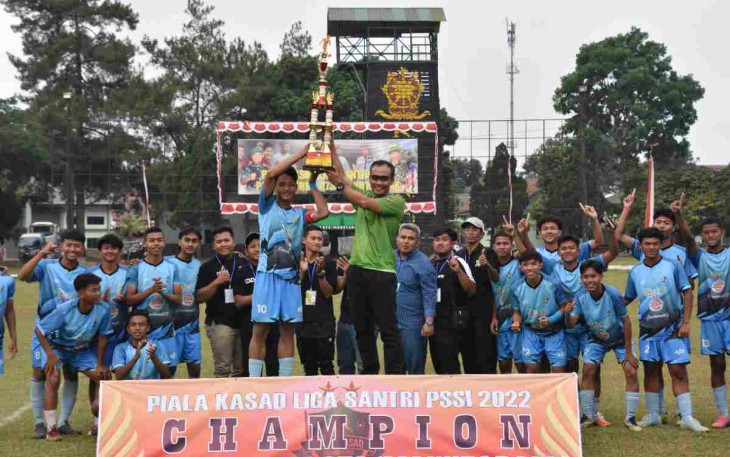 Kesebelasan  Darul Amanah FA Kendal juara Liga Santri jajaran Korem 073/Mkt  