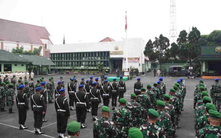 Upacara di halaman Korem 073/Mkt