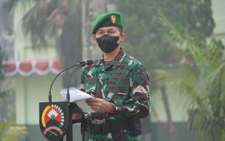 Kasrem 071 saat membacakan amanat Danrem