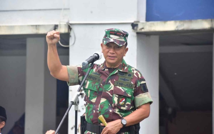 Danrem saat menjadi Irup upacara bendera di SMA Negeri 1 Samarinda
