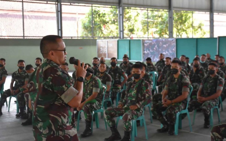 Tim Waslakgiat Permildas Kodiklatad saat memberikan materi pelatihan 