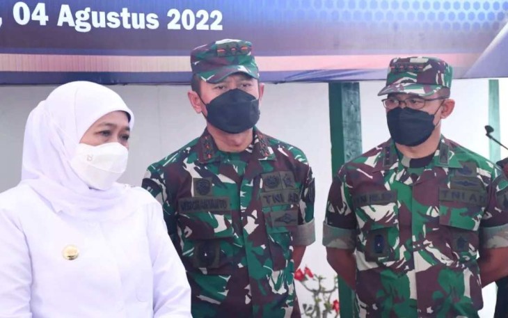 Danrem 081/DSJ saat mendampingi Gubernur Jatim dan Pangdam V Brw di Ngawi