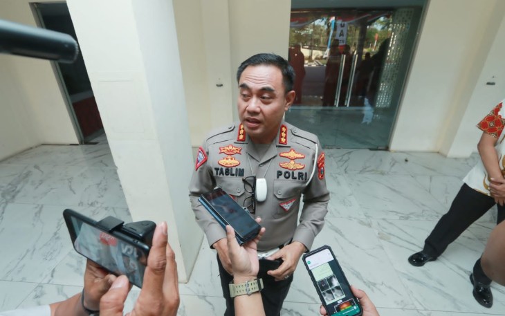 Dirlantas Polda Jatim Kombes Pol Muhammad Taslim saat memberikan keterangan pers 