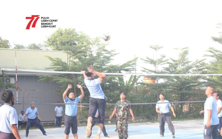 Danlanud saat unjuk kebolehan mencoba smash kerasnya 