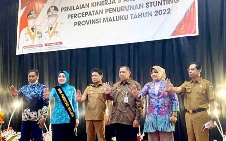 Foto bersama dalam bimtek penurunan Stunting di hotel Manise kota Ambon