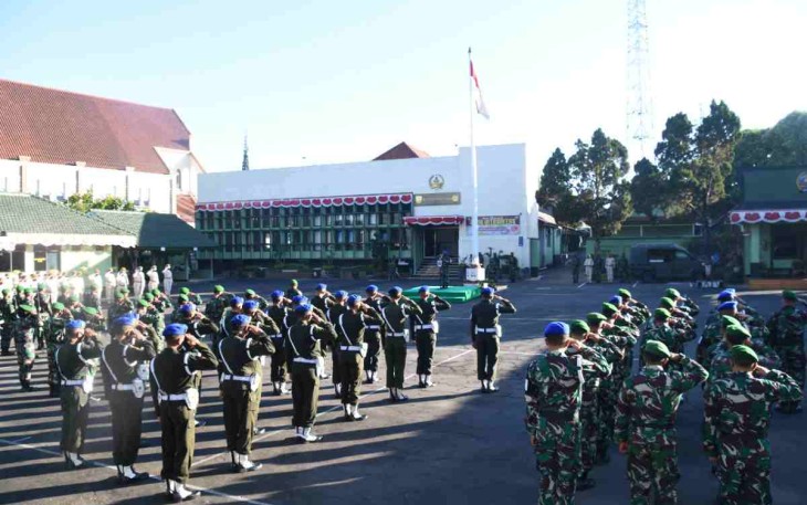  Upacara Bendera di Makorem 073/Mkt