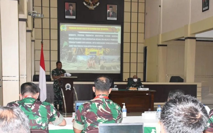 Prajurit Korem 081/DSJ saat menerima Bimtek dan 
