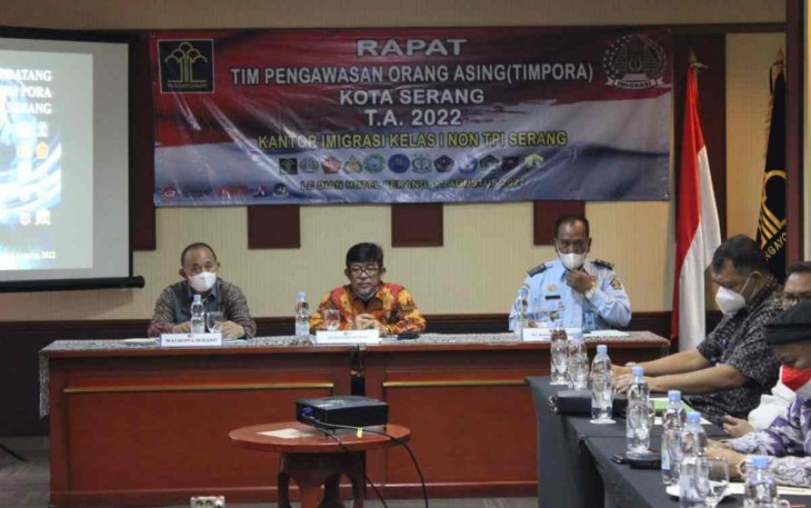 Kadiv Keimigrasian Ujo Sujoto saat pimpin rapat Timpora