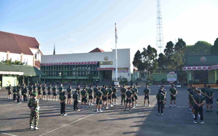  Olahraga Bersama Prajurit Korem 073/Makutarama